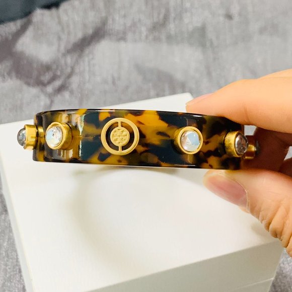 Tory Burch bracelet T series simple commuting big-budget resin bracelet - Picture 9 of 12
